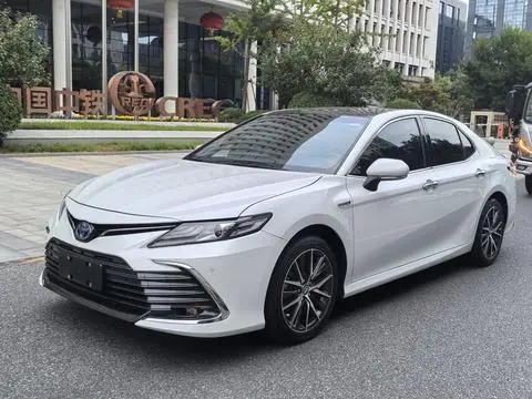 Toyota Camry 2021