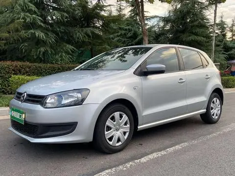 Volkswagen Polo 2013 — фото 1