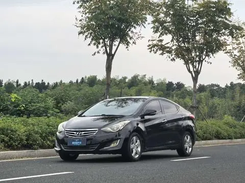 Hyundai Elantra Langdong 2012