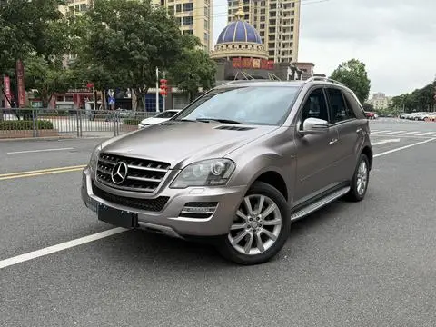 Mercedes-Benz M-Class 2010