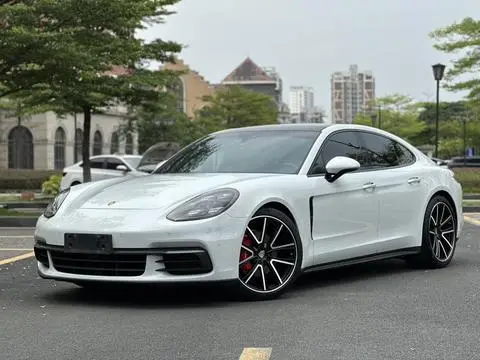 Porsche Panamera 2019