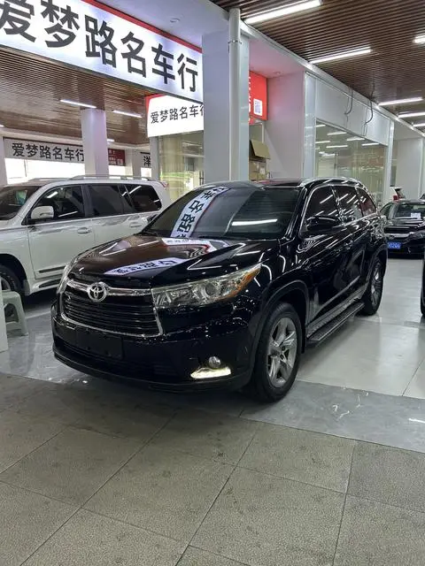 Toyota Highlander 2017 — фото 1