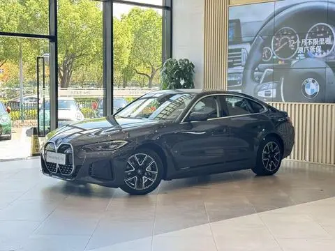 BMW i4 2023