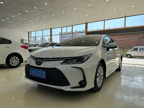 Toyota Corolla 2024 — фото 1