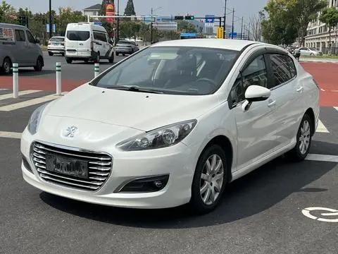 Peugeot 308 2014 — фото 1