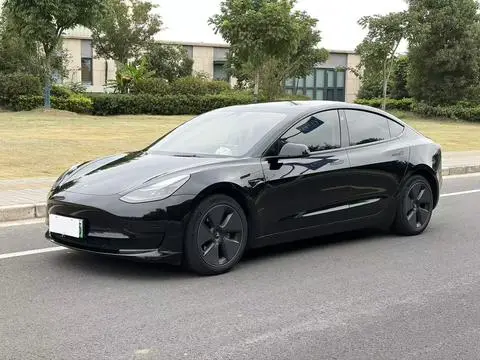 Tesla Model 3 2022 — фото 1