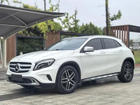 Mercedes-Benz GLA 2015