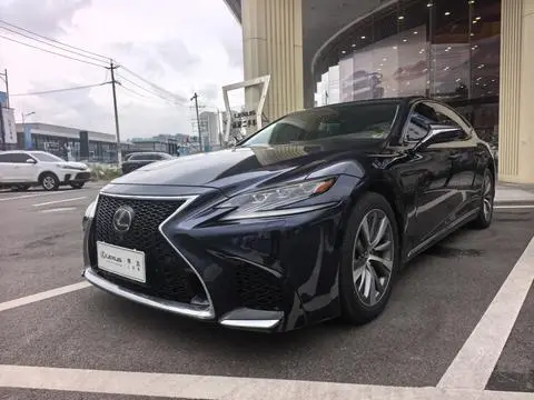 Lexus LS 2018