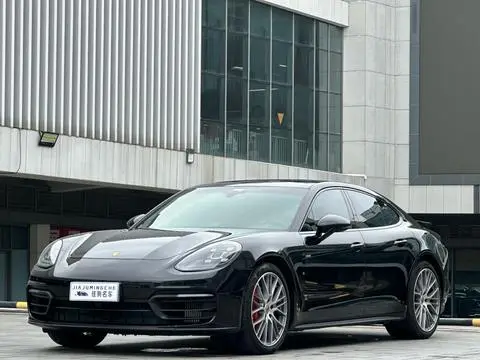 Porsche Panamera 2022