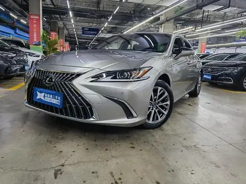 Lexus ES 2022 — фото 1