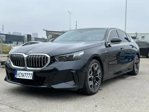 BMW 5 Series 2025 — фото 1