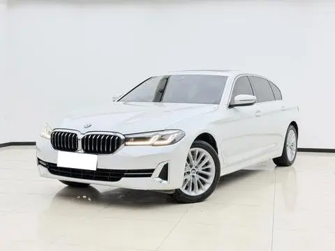 BMW 5 Series 2022 — фото 1