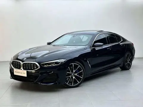 BMW 8 Series 2022 — фото 1