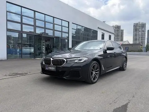 BMW 5 Series 2022 — фото 1