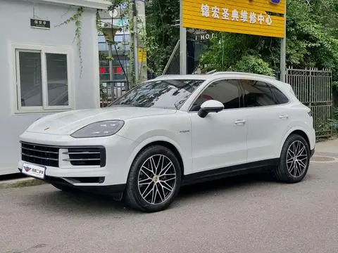 Porsche Cayenne E-Hybrid 2024