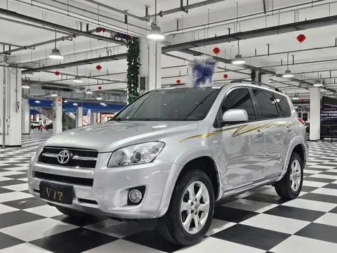 Toyota RAV4 2011