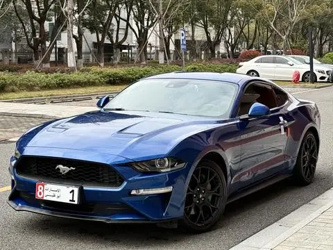 Ford Mustang 2018 — фото 1