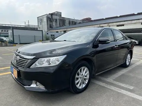 Toyota Camry 2013 — фото 1