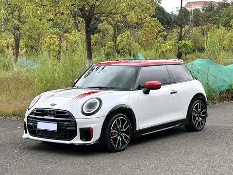 MINI JCW 2025