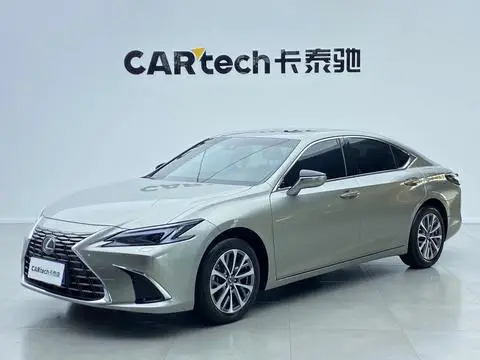Lexus ES 2025