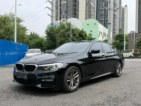 BMW 5 Series 2018 — фото 1
