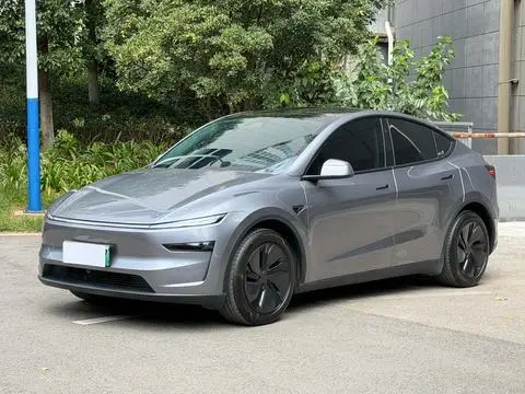 Tesla Model Y 2025 — фото 1