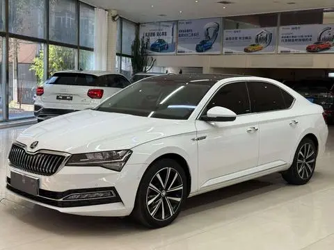 Skoda Superb 2023 — фото 1