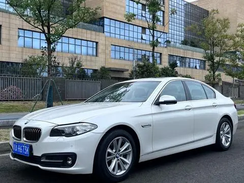 BMW 5 Series 2015 — фото 1