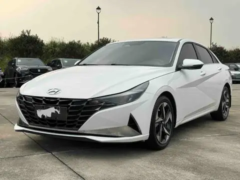 Hyundai Elantra 2021 — фото 1