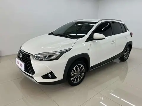 Toyota YARIS L 2022 — фото 1