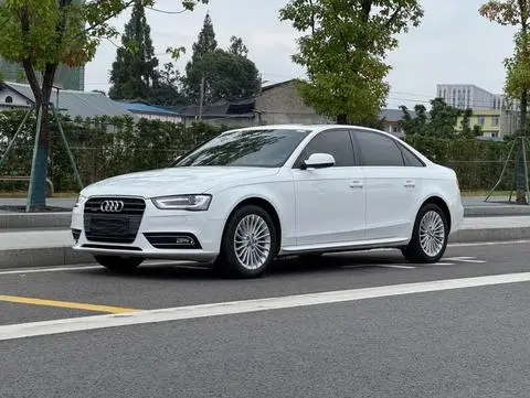 Audi A4L 2013 — фото 1