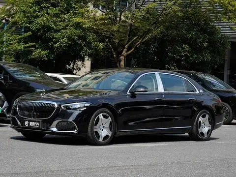 Mercedes-Benz 迈巴赫S-Class 2025