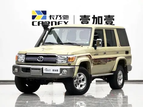 Toyota Land Cruiser 70 2023 — фото 1