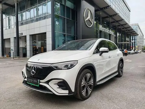 Mercedes-Benz EQE SUV 2026