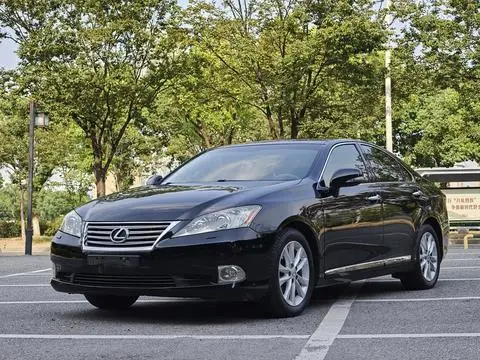 Lexus ES 2010 — фото 1
