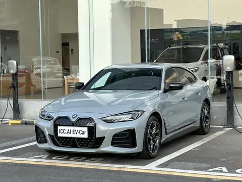 BMW i4 2023