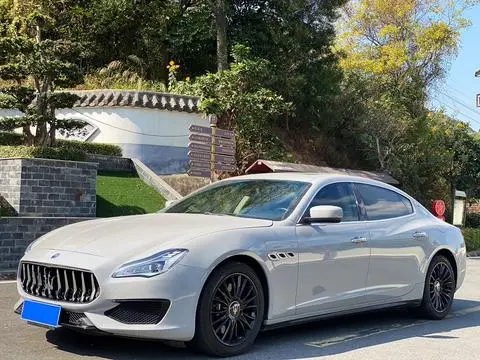 Maserati Quattroporte 2013