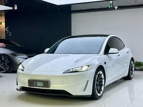 Tesla Model 3 2024