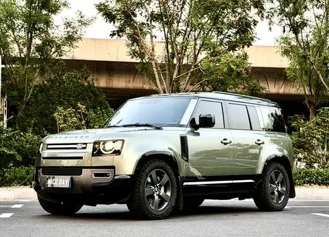 Land Rover 卫士 2025