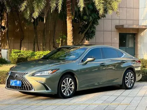 Lexus ES 2022