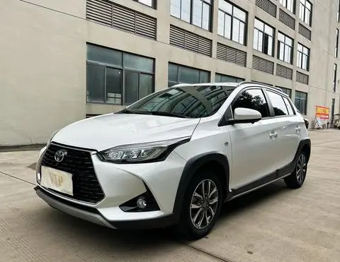 Toyota YARIS L 2022 — фото 1