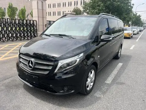 Mercedes-Benz 威霆 2018