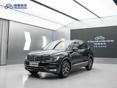 Volkswagen Tiguan L 2018 — фото 1