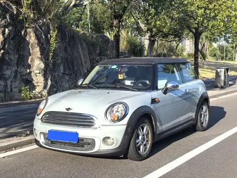 MINI MINI 2011