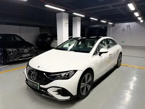 Mercedes-Benz EQE 2025