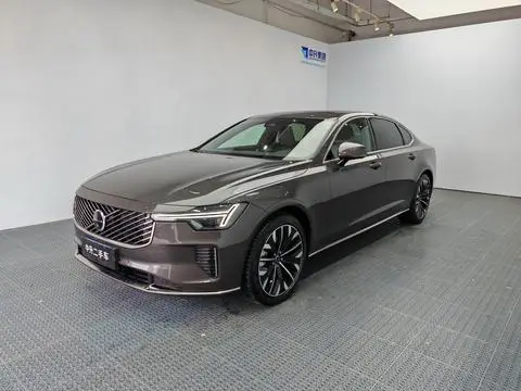 Volvo S90 2025