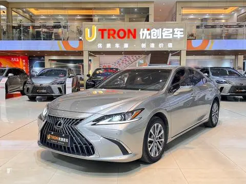 Lexus ES 2022