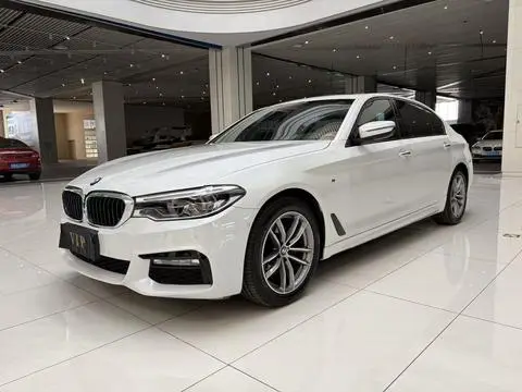 BMW 5 Series 2018 — фото 1