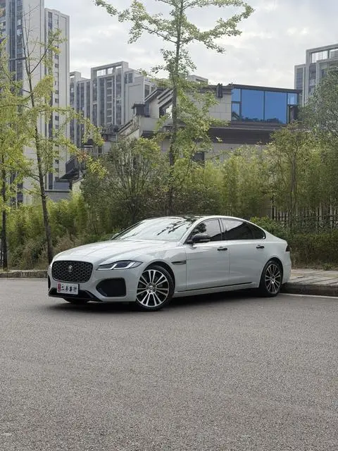 Jaguar XFL 2024 — фото 1