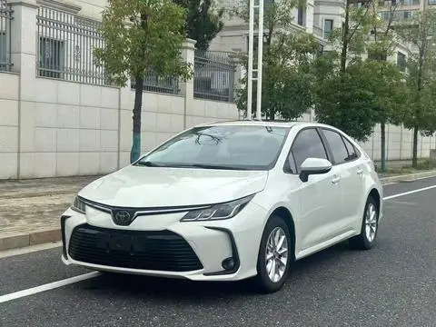 Toyota Corolla 2021 — фото 1